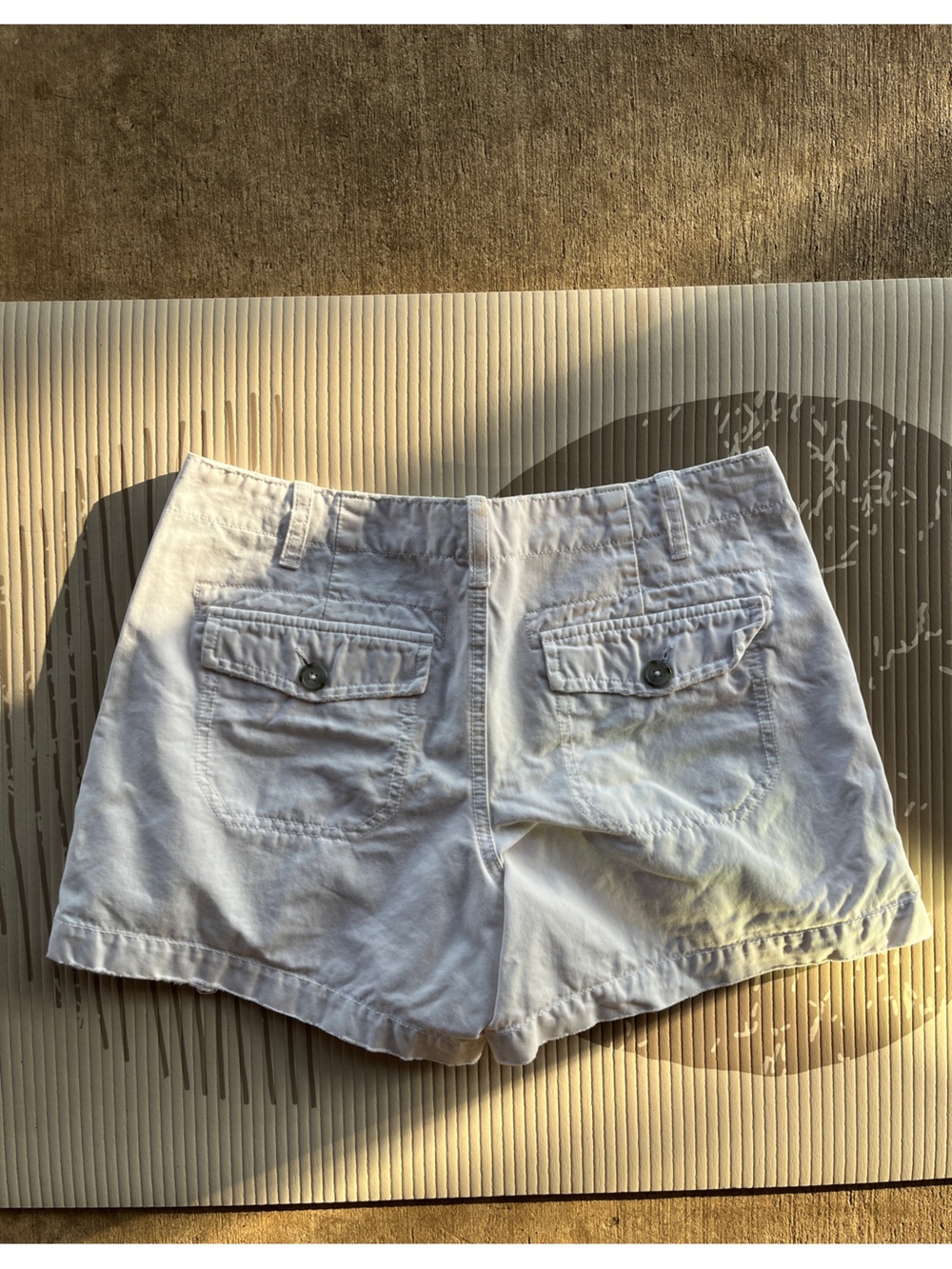 Old Navy White Women's Cotton Shorts - Picture 2 of 2